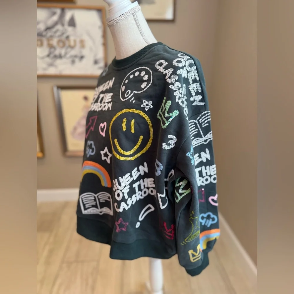 New! QUEEN OF SPARKLES Queen of Classroom School Icon Oversized Sweatshirt - Picture 3 of 8